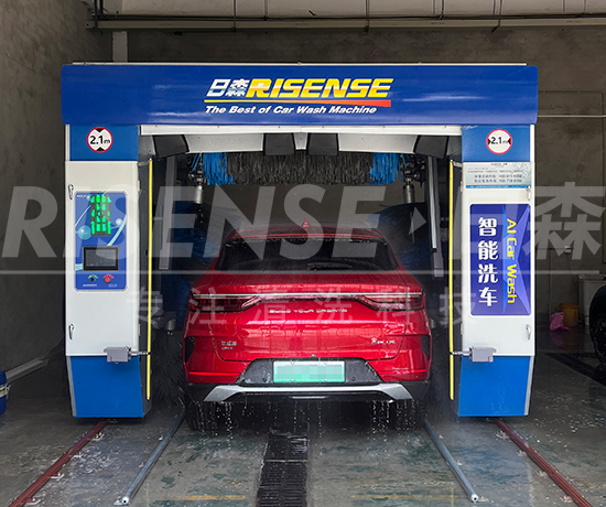 四川成都比亚迪4S店安装日森全自动智能洗车机