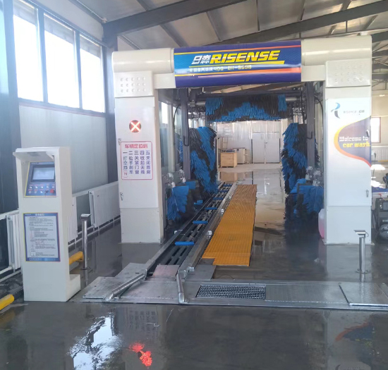 新疆加油站安装日森全自动隧道式洗车机