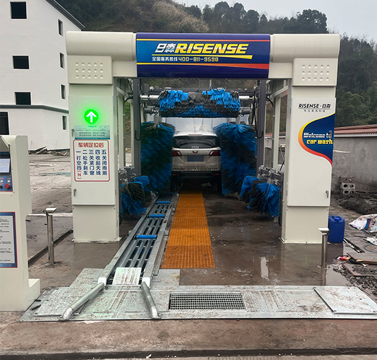 四川加油站安装日森隧道式洗车机