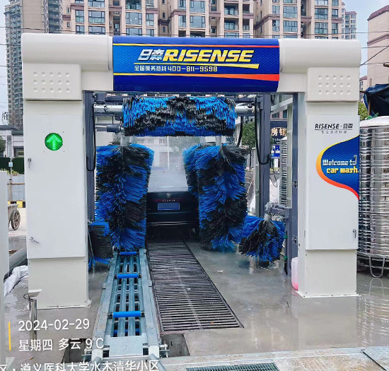 贵州加油站安装日森隧道式洗车机