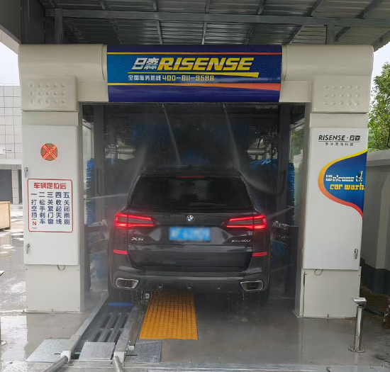 湖南加油站安装日森隧道式洗车机