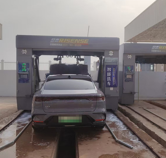 广西比亚迪安装2台日森无人值守洗车机+2套水循环系统