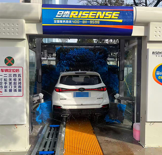 河南加油站安装日森隧道式洗车机