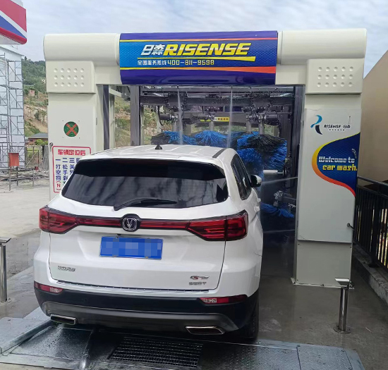 重庆加油站安装日森隧道式自动洗车机