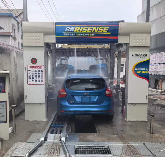 陕西加油站安装日森隧道式自动洗车设备
